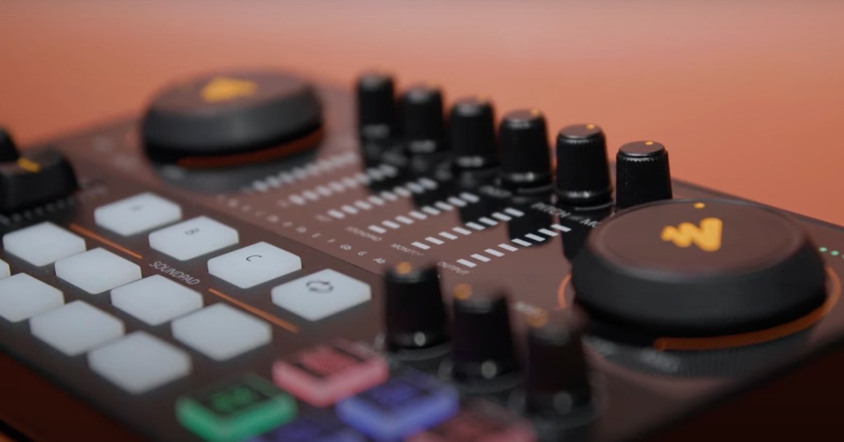 MAONO audio mixer for podcast