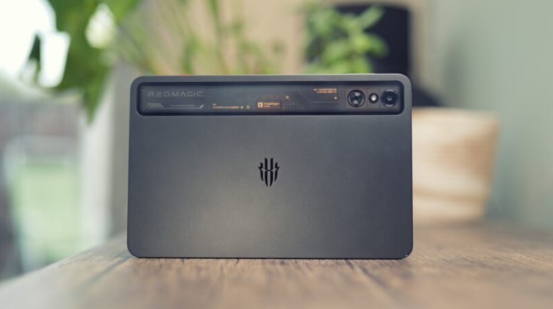 REDMAGIC Astra vs Apple iPad Pro M4