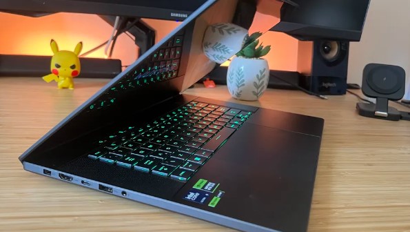 Asus Zephyrus G16 or Razer Blade 16