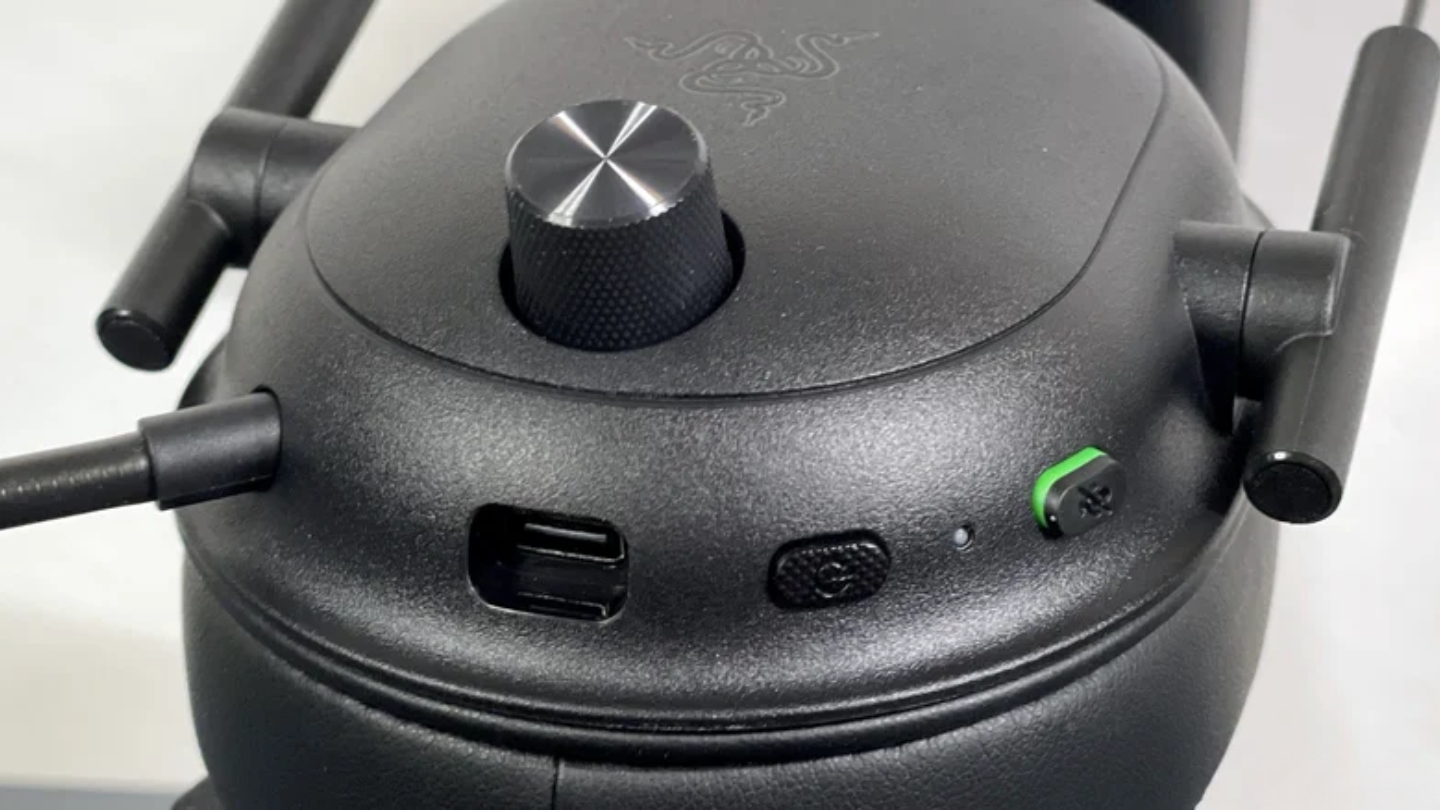 Razer BlackShark V2 HyperSpeed wireless gaming headset under $150