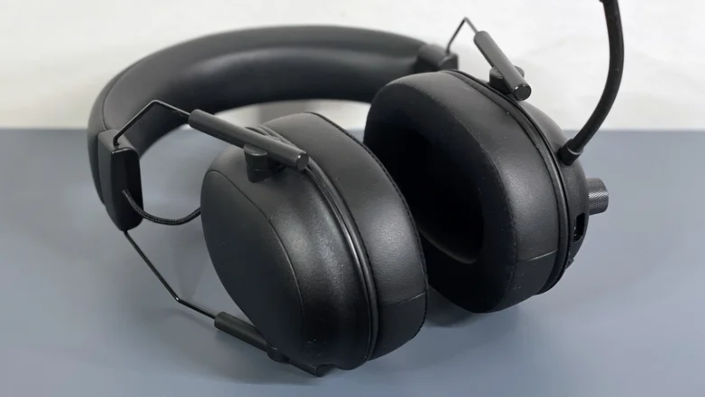 Razer BlackShark V2 HyperSpeed gaming headset under $150