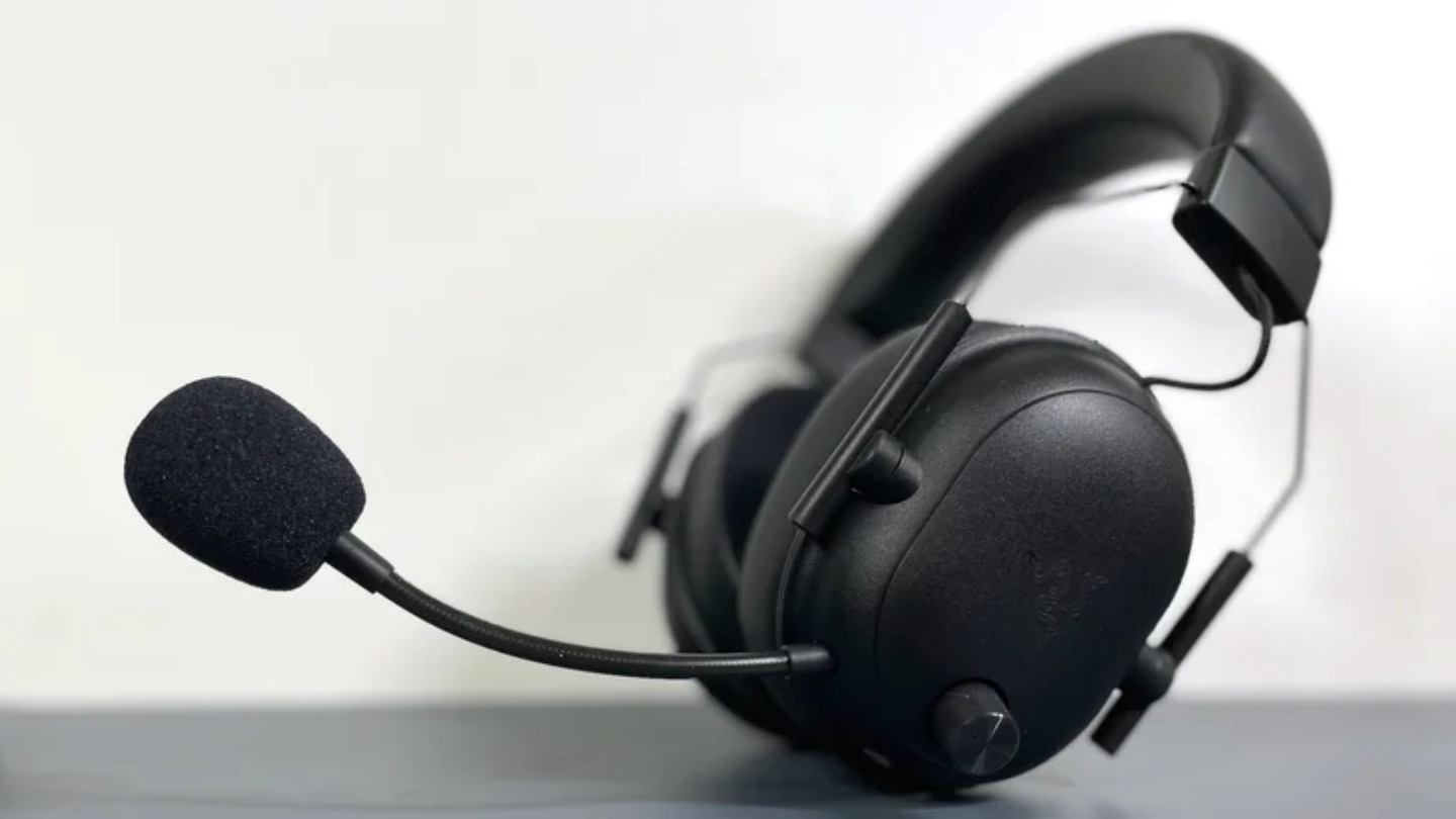 Razer BlackShark V2 HyperSpeed gaming headphones 150 dollars