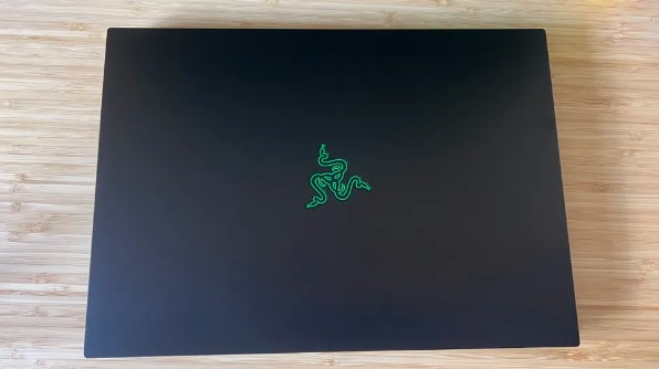 Blade 16 vs Zephyrus G16