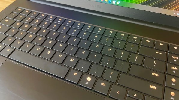 Blade 16 versus Zephyrus G16