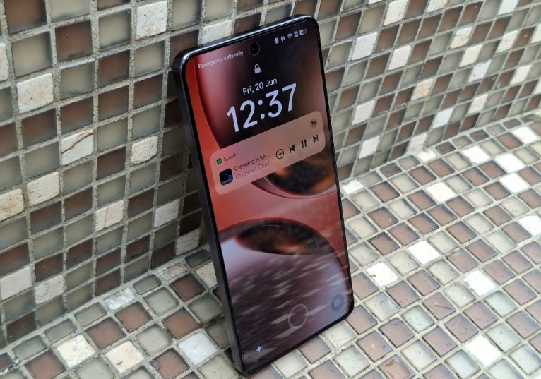 Realme GT 7 vs OnePlus 13R