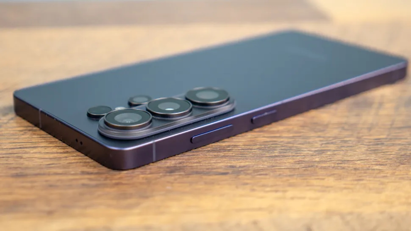 Samsung Galaxy S26 Ultra Android phone for iPhone switchers