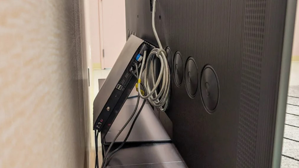 Samsung S95F OLED TV 144Hz gaming