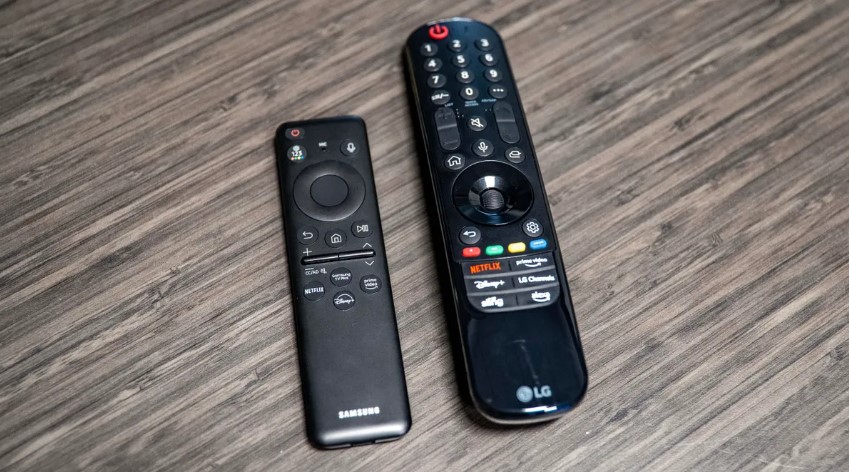 Samsung OLED S90D living room TV 55 inch