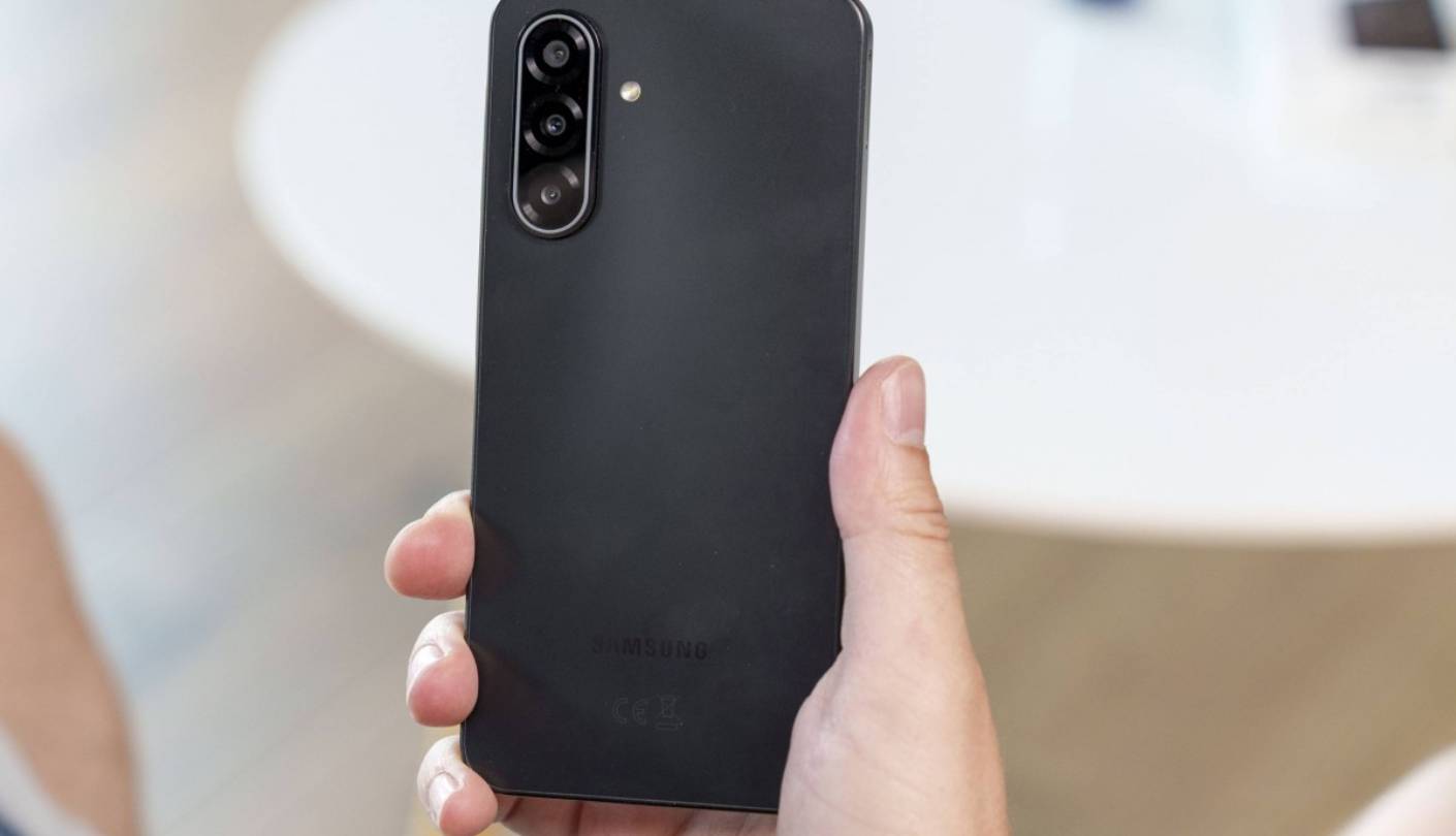 Samsung Galaxy A17 5G affordable unlocked phone under $300