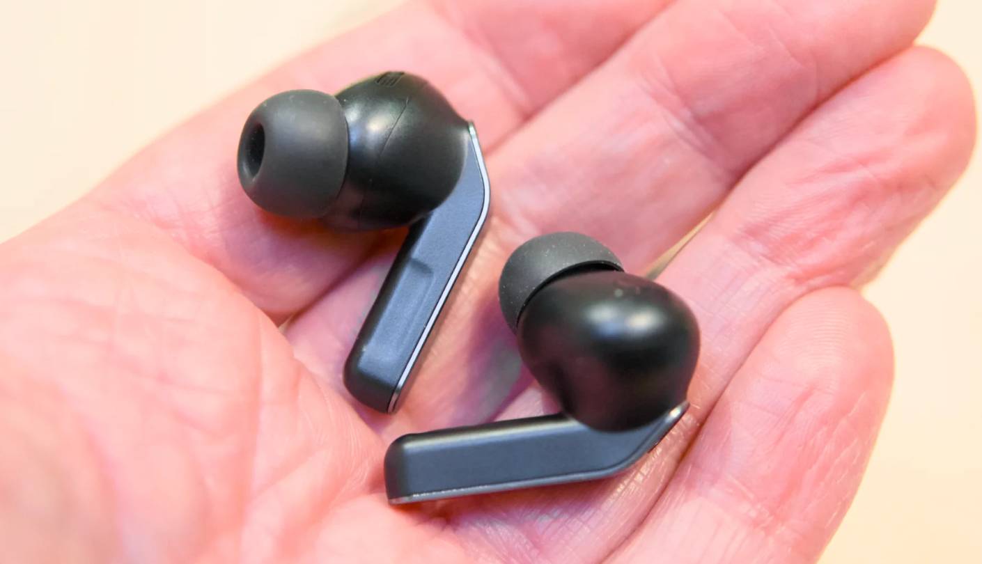 Samsung Galaxy Buds 4 Pro noise canceling earbuds for calls