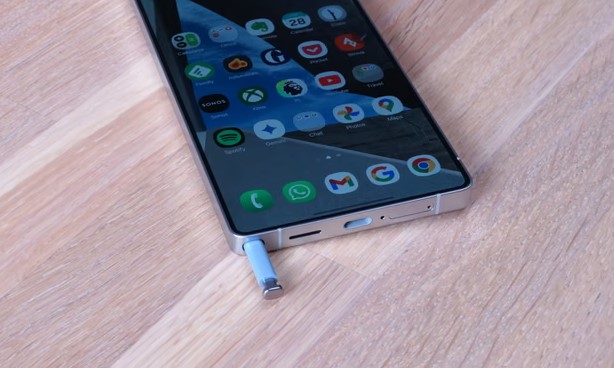 Samsung Galaxy S25 Ultra ou Apple iPhone 17 Pro Max