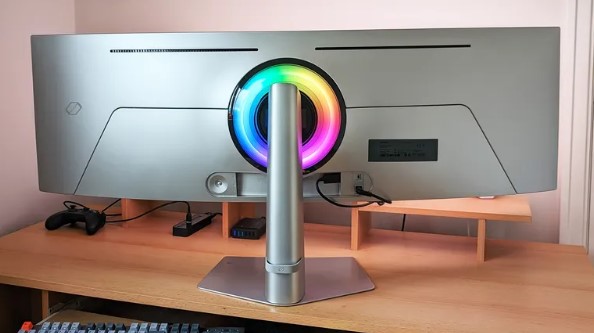 Samsung Odyssey G93SC QD-OLED gaming monitor