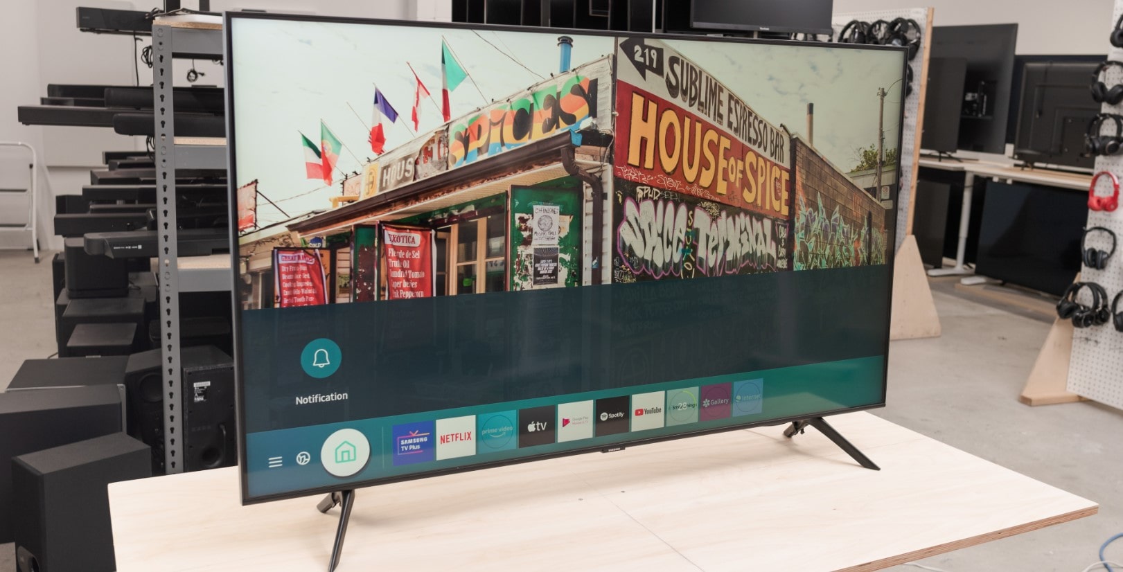 Samsung Q70T QLED Smart TV 4K moins de 1000€