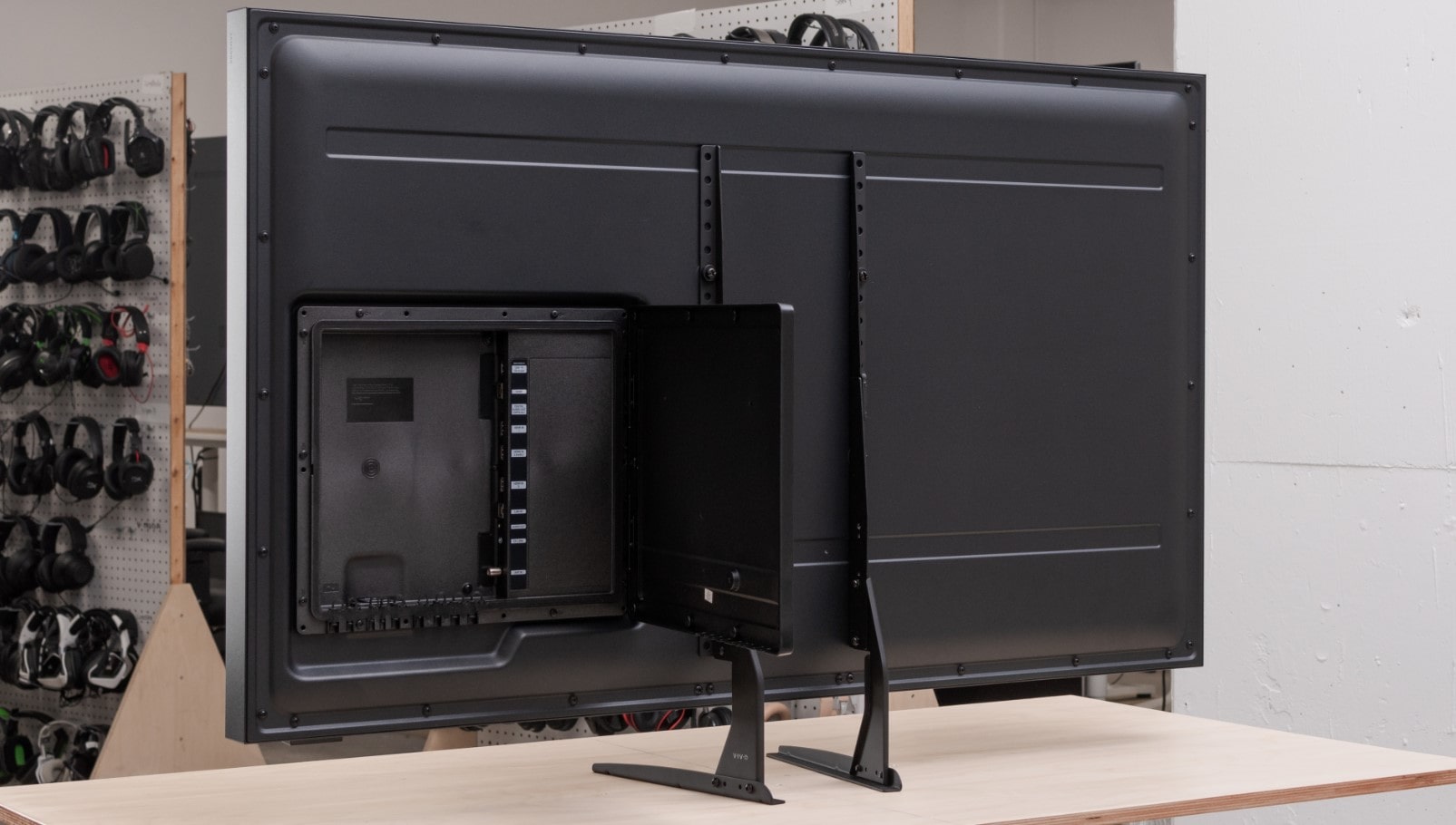 SAMSUNG 55-inch The Terrace tv garage