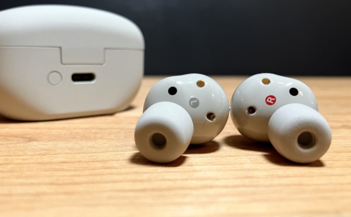 Sony WF-1000XM5 instant translator earbuds