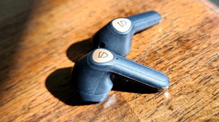 SoundPEATS Air3 Deluxe HS wireless earbuds under 50