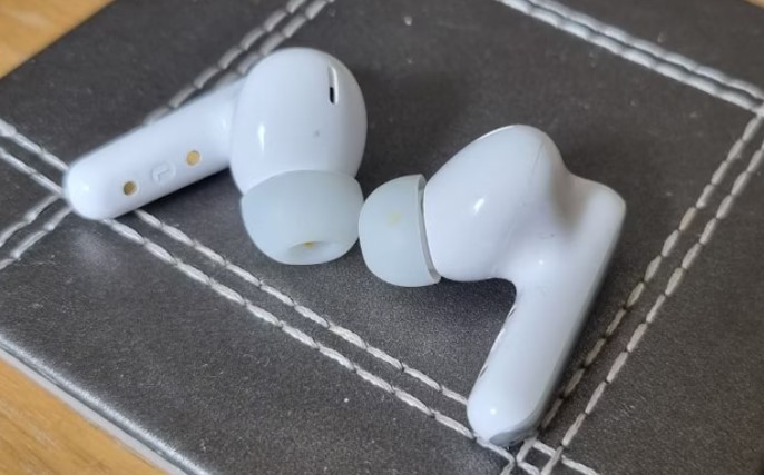 Soundcore Liberty 4 NC language translation earbuds