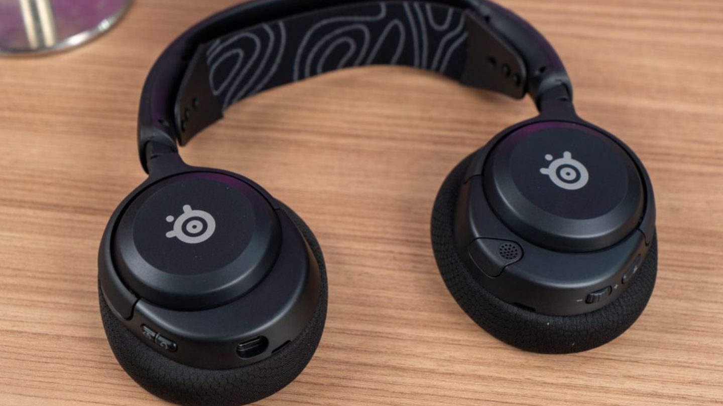 SteelSeries Arctis Nova 5 Wireless gaming headset under $150