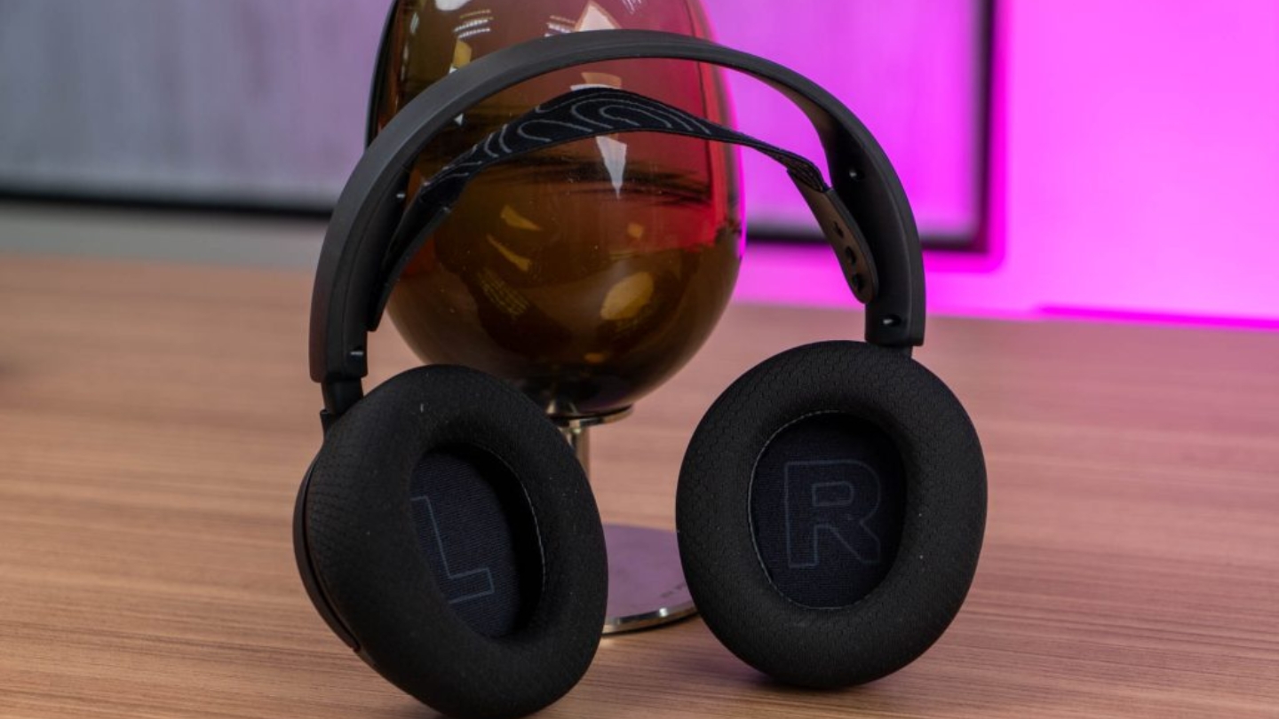 SteelSeries Arctis Nova 5 Wireless gaming headphones 150 dollars