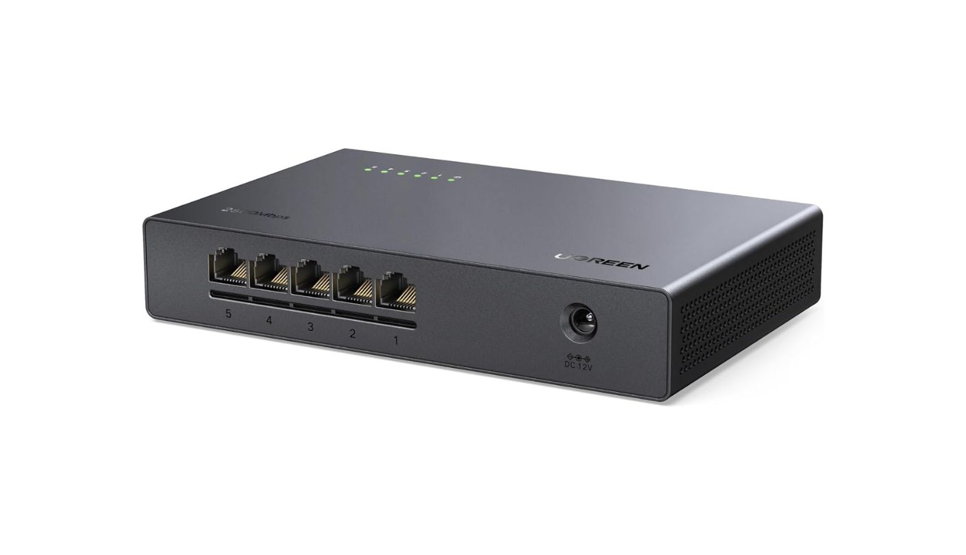 UGREEN CM953 5-Port 2.5Gb network switch for remote work setup
