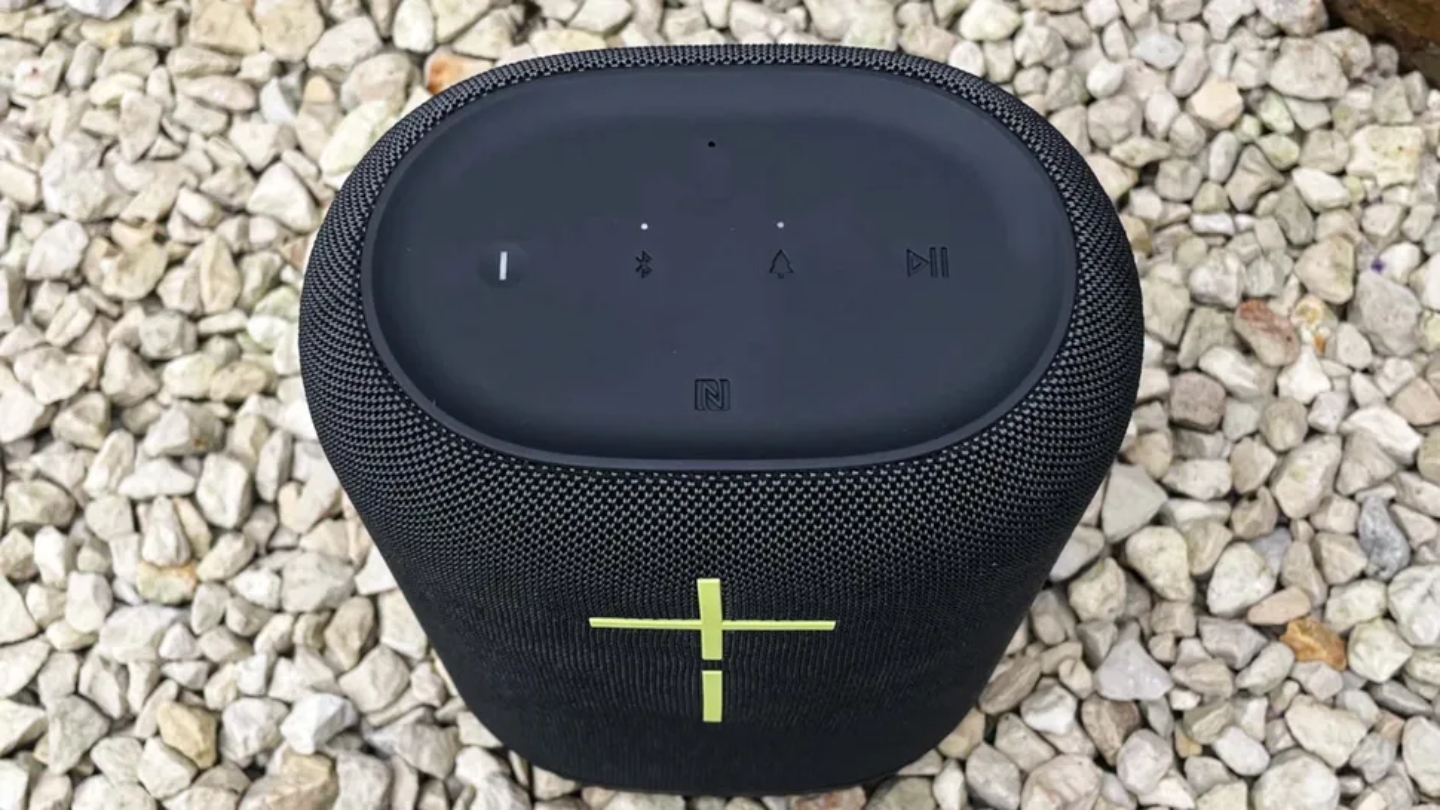 Ultimate Ears EPICBOOM waterproof bluetooth speaker outdoor