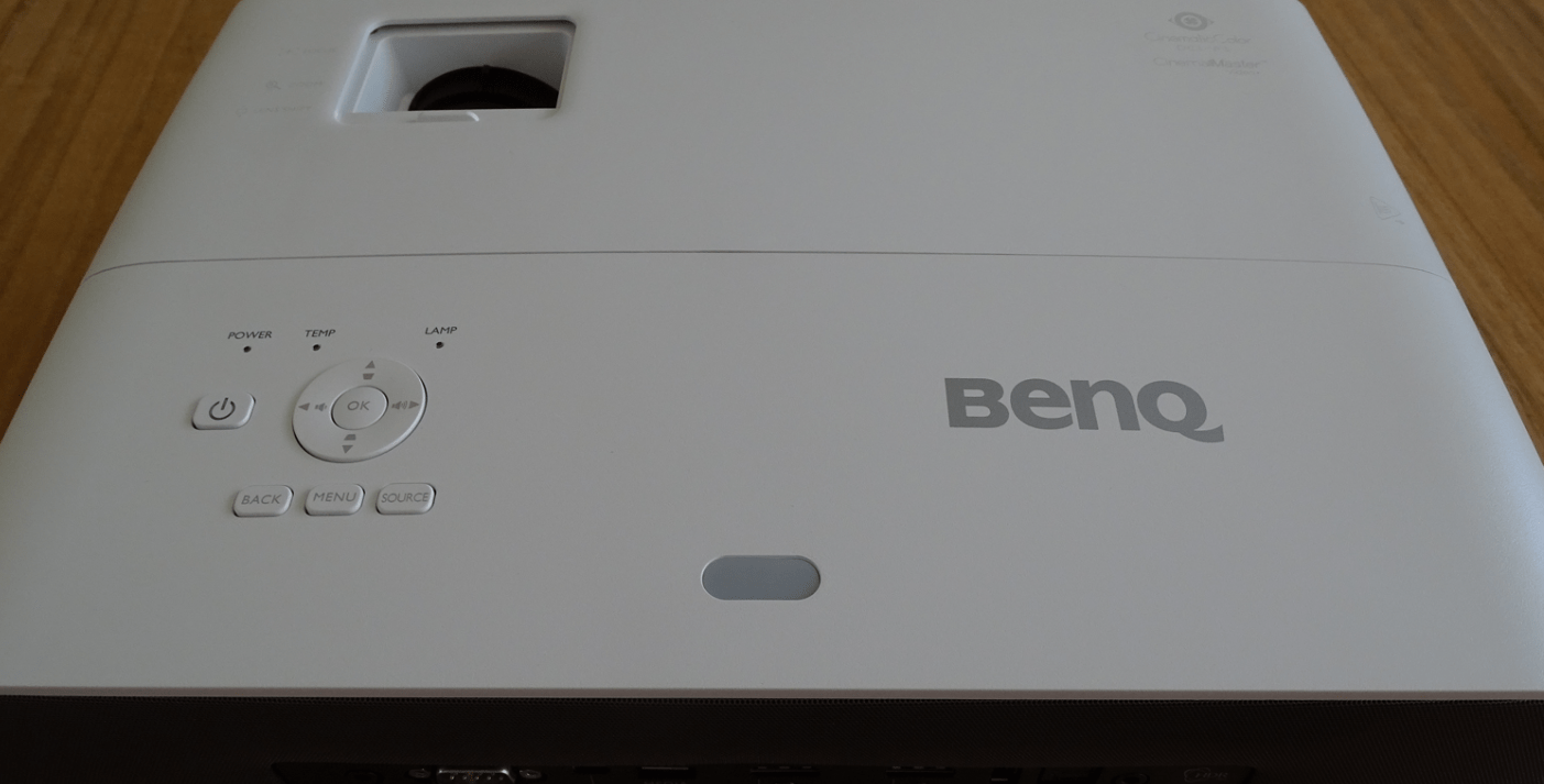 TK850 vs W2700i comparison