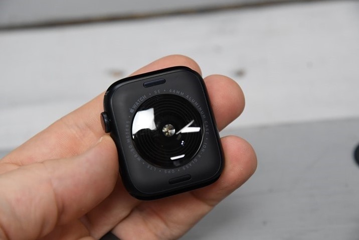 Watch Series 10 vs Watch SE (2nd Gen) comparison