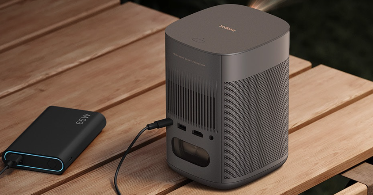 XGIMI MoGo 2 Pro projector for garage door