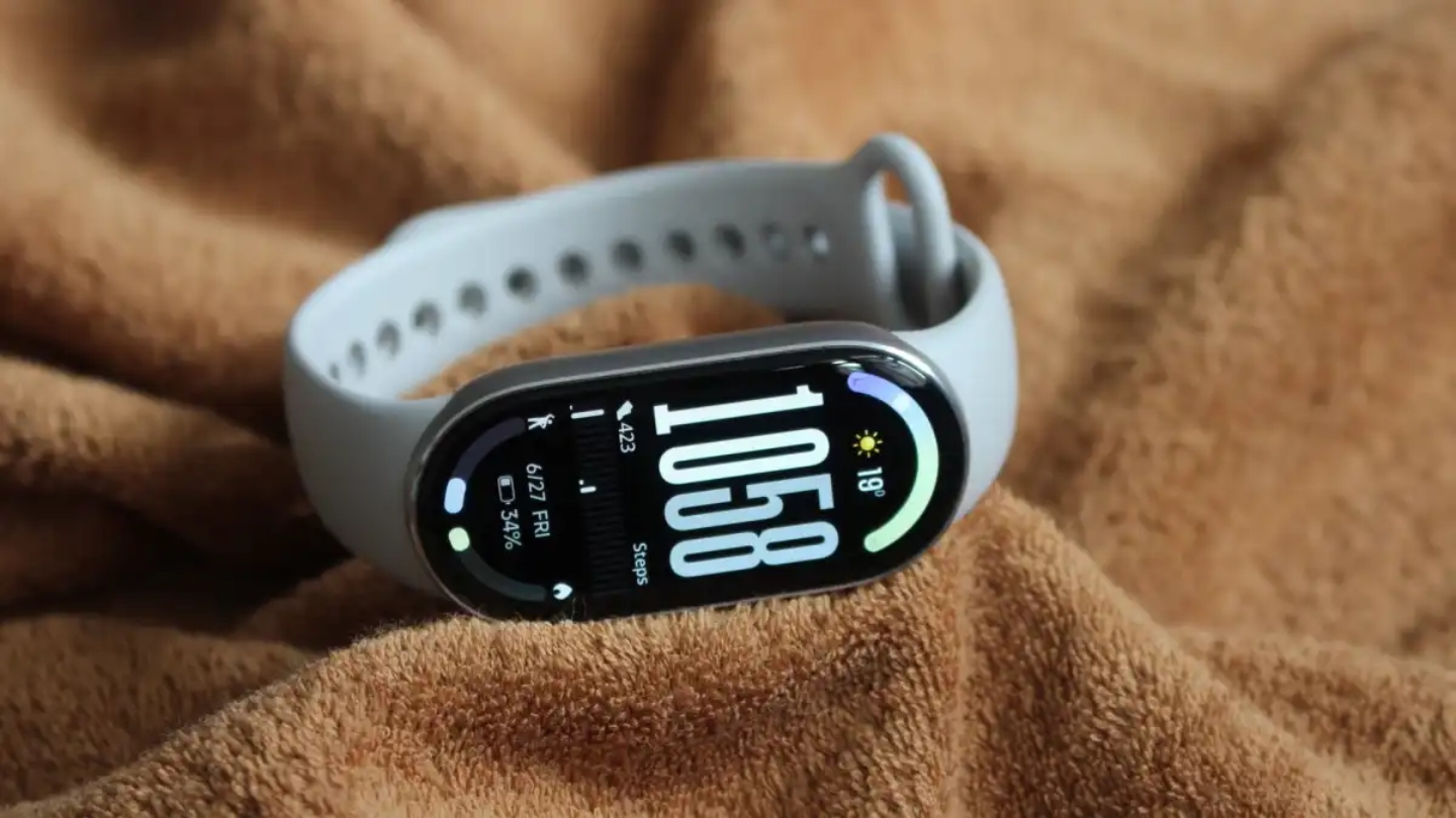 Xiaomi Smart Band 10 activity tracker for distance running