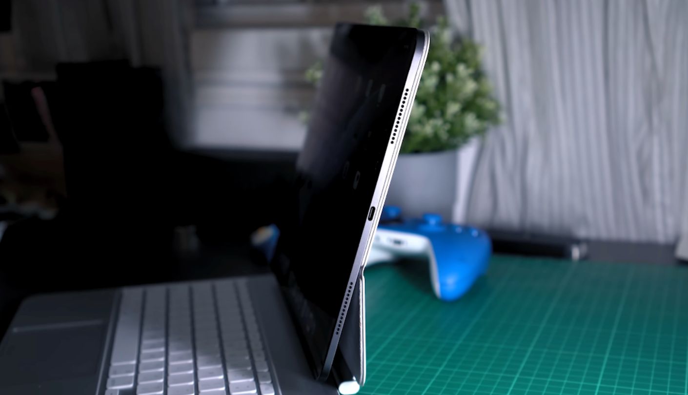 Apple iPad Pro (M5) tablet for sheet music