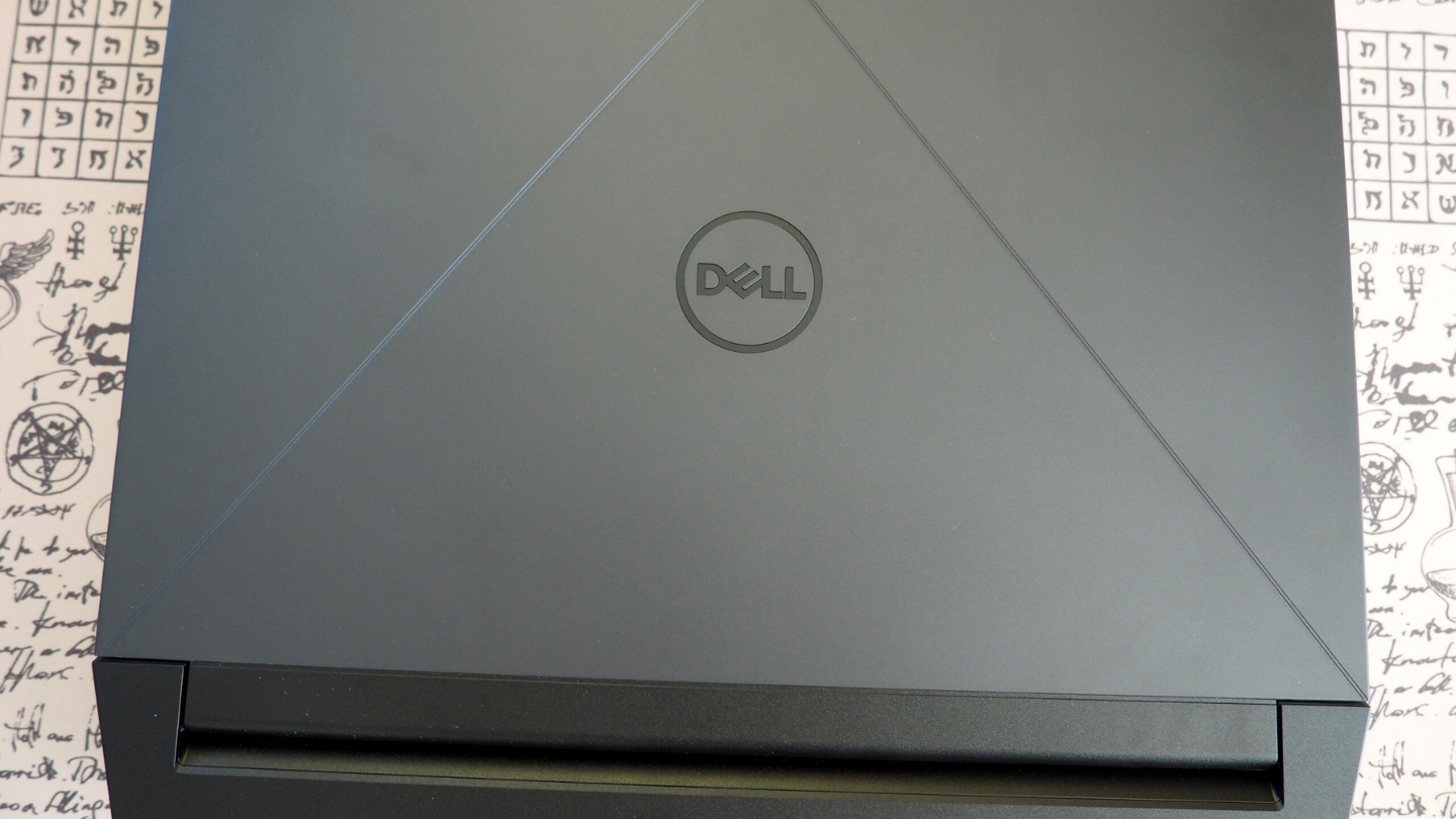 Dell G15 5530 video editing laptop 1500 dollars