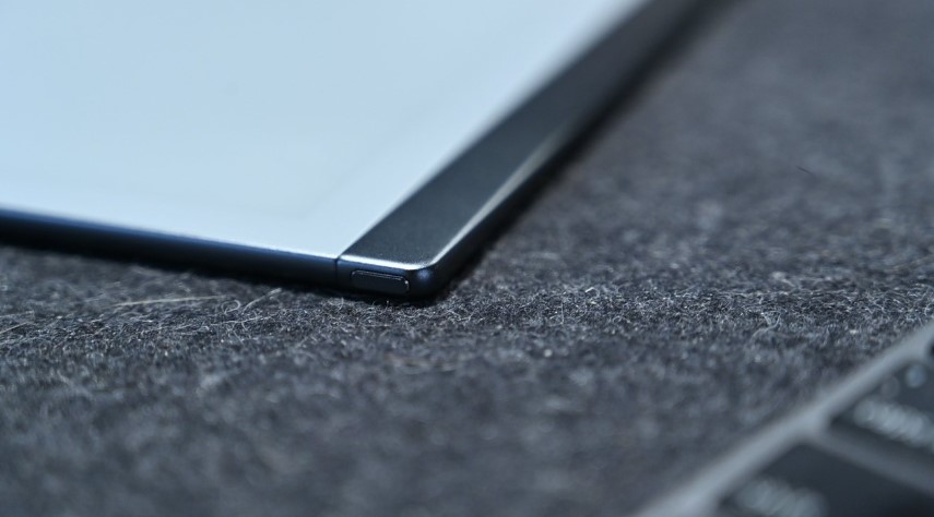 reMarkable 2 e-ink tablet for note-taking