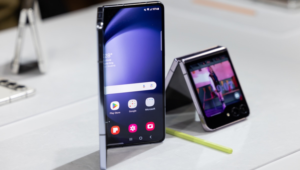 Samsung's new foldable OLED panel has passed the MIL-STD-810G ruggedness test