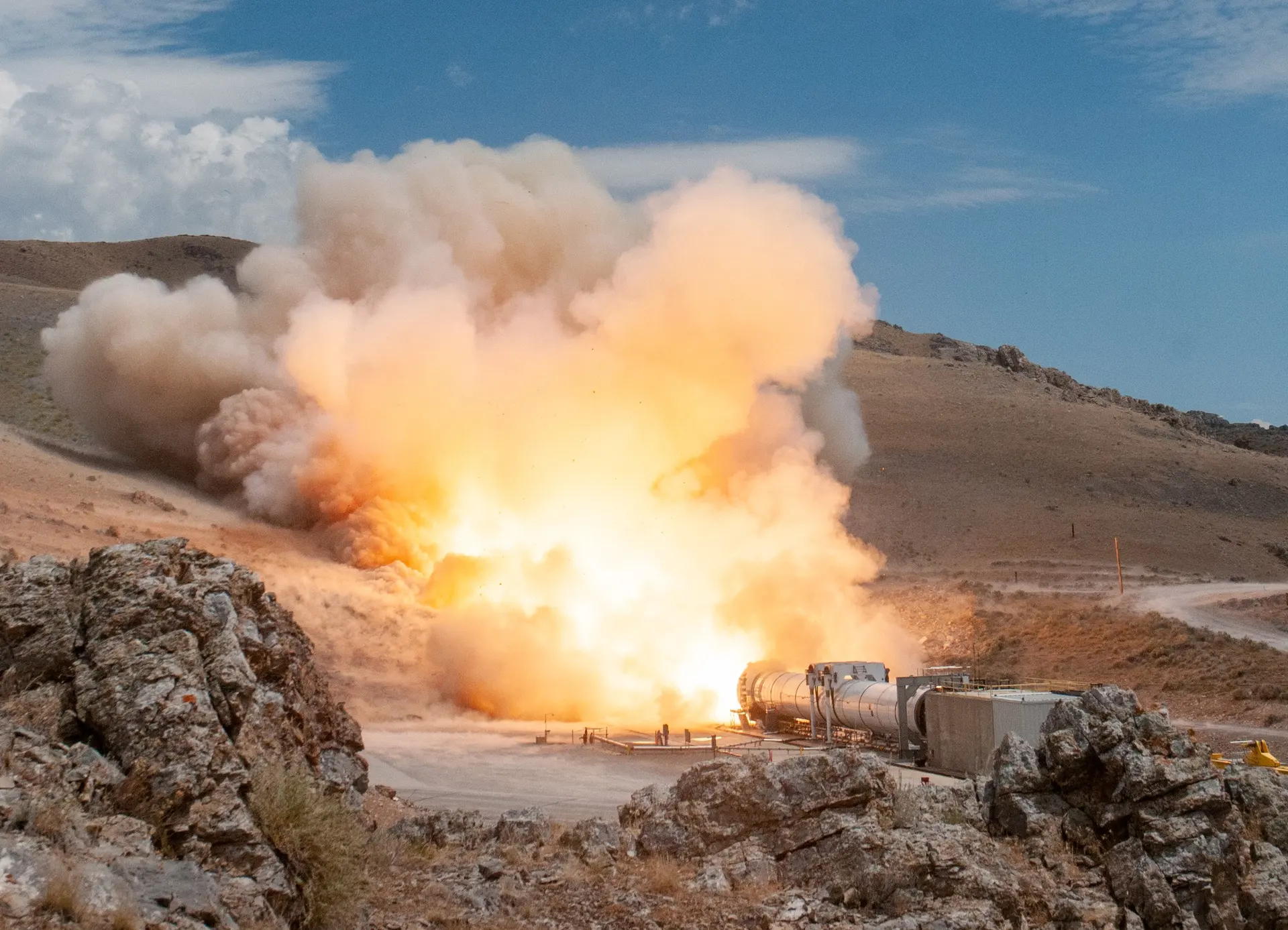 Northrop Grumman продемонструвала вражаючі кадри вогневих випробувань прискорювача місячної ракети SLS