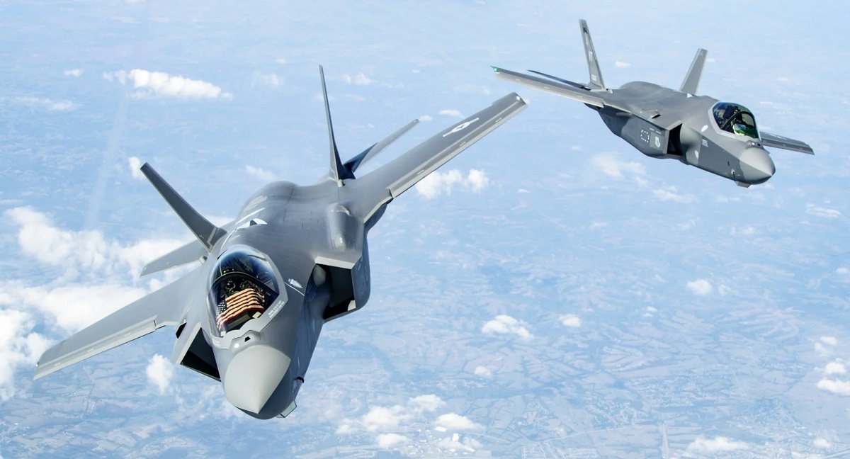 Pentagon holder tilbake nesten 10 prosent av kostnadene for de nye F-35-kampflyene mens de finpusser TR-3-programvaren - Lockheed Martin går glipp av over 400 millioner dollar innen utgangen av året