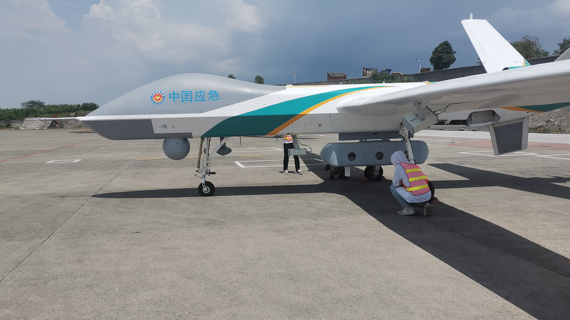 Chiny używają dronów do tworzenia deszczu w Syczuanie
