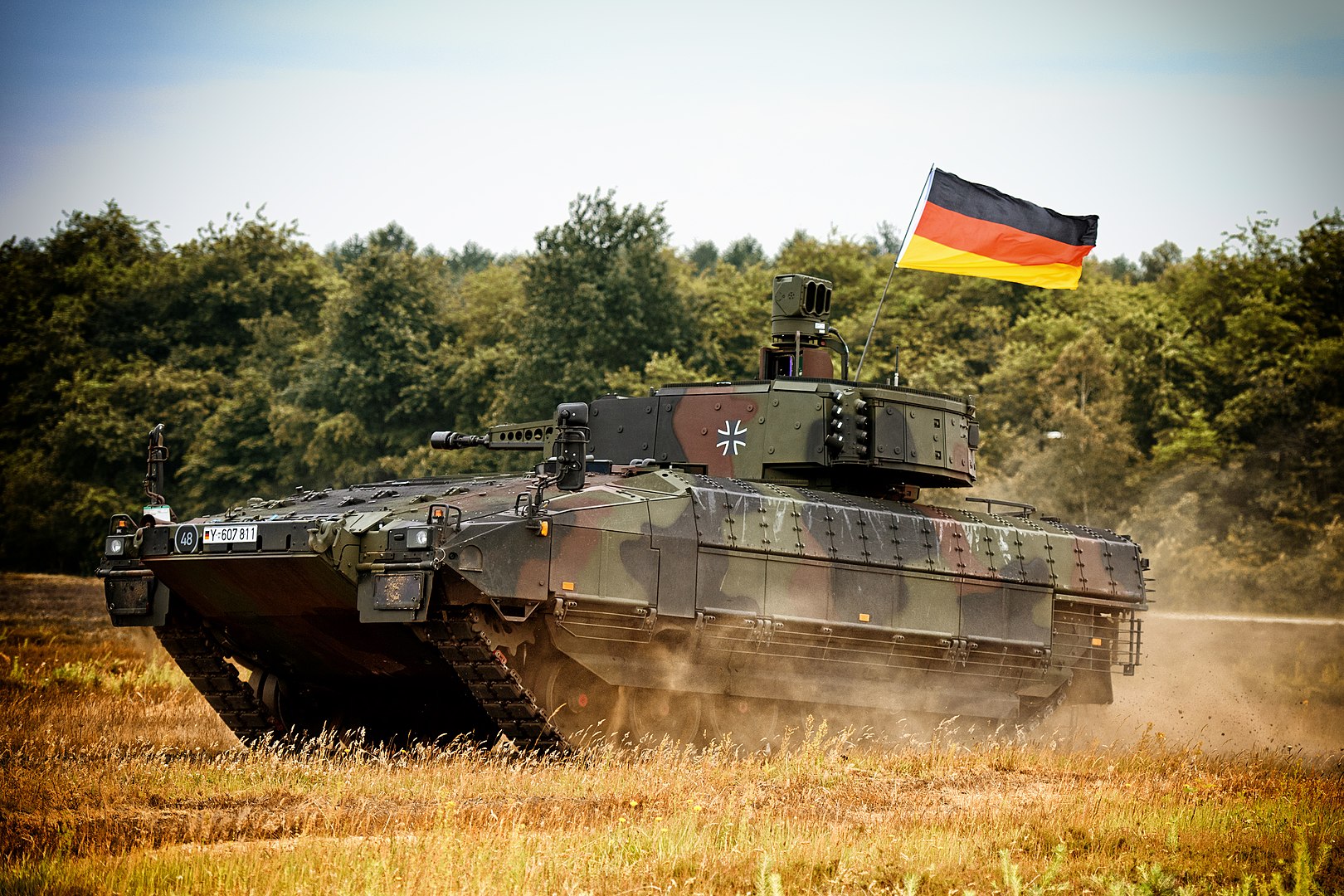 Niemcy mają 18 wycofanych z użytku BMP Puma o wartości 17 mln dolarów - najdroższy bojowy wóz piechoty na świecie