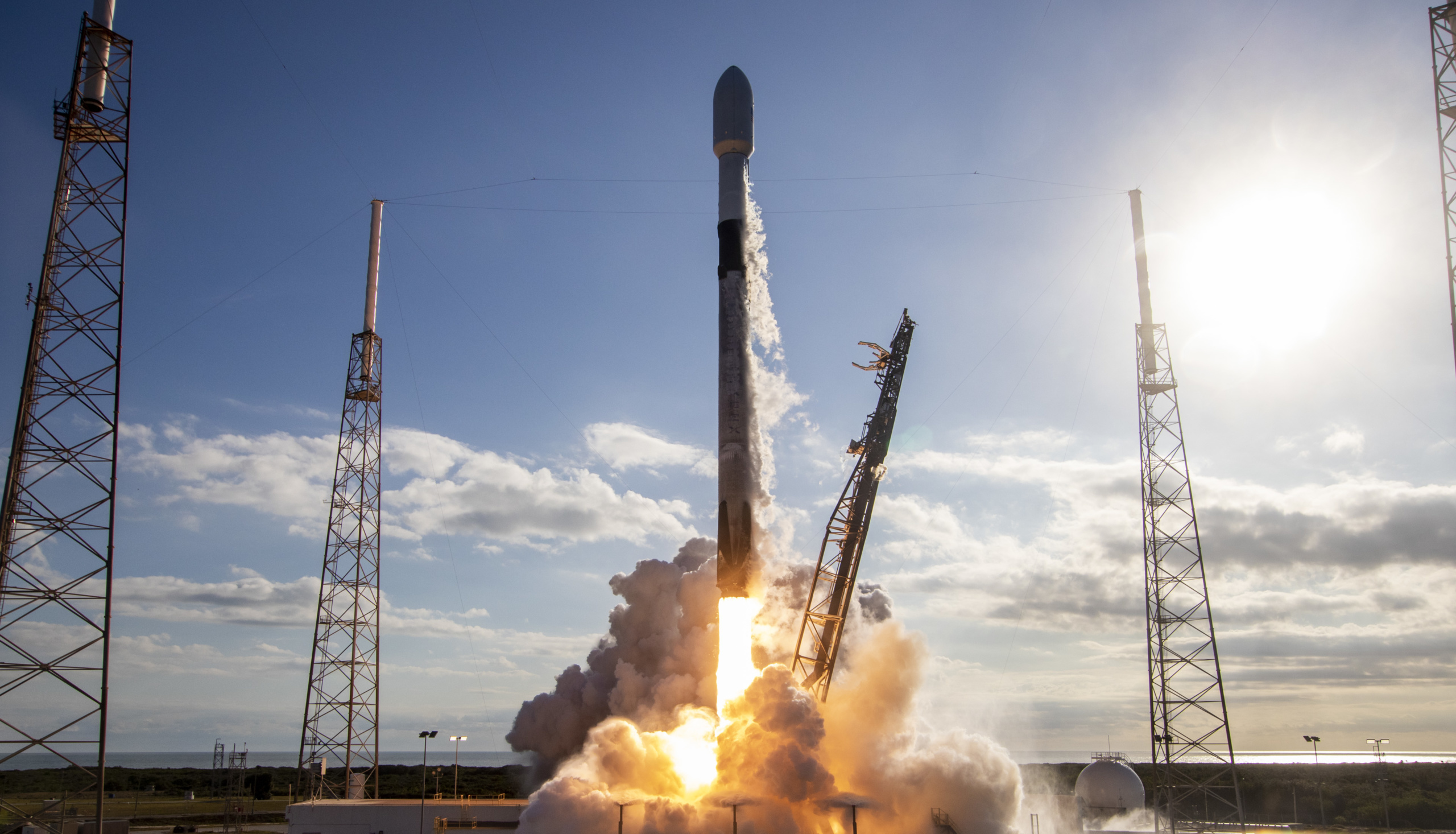 Lancement historique de la fusée Falcon 9