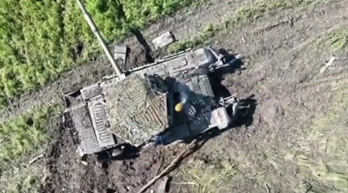 Ukraiński dron spala rosyjski czołg T-72B jednym granatem F-1