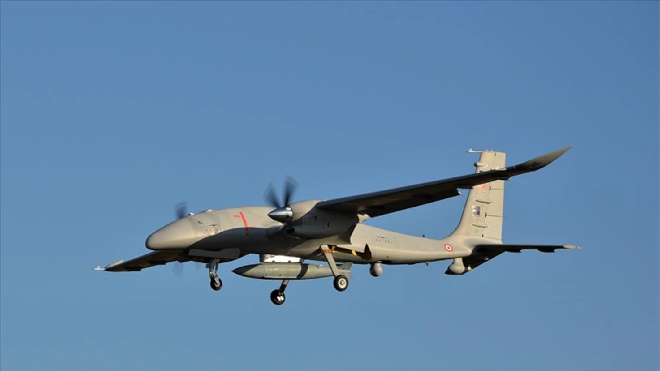 Il drone d'attacco Bayraktar AKINCI con motore ucraino partecipa per la prima volta ad esercitazioni internazionali che coinvolgono elementi della NATO