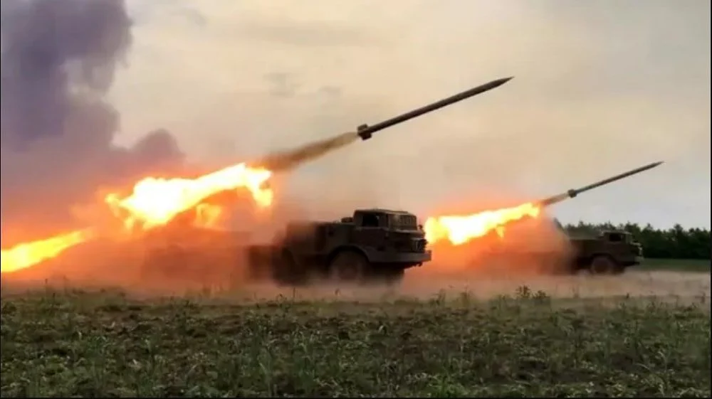Українські артилеристи знищили цілу колону російської техніки з боєприпасами та паливом (відео)
