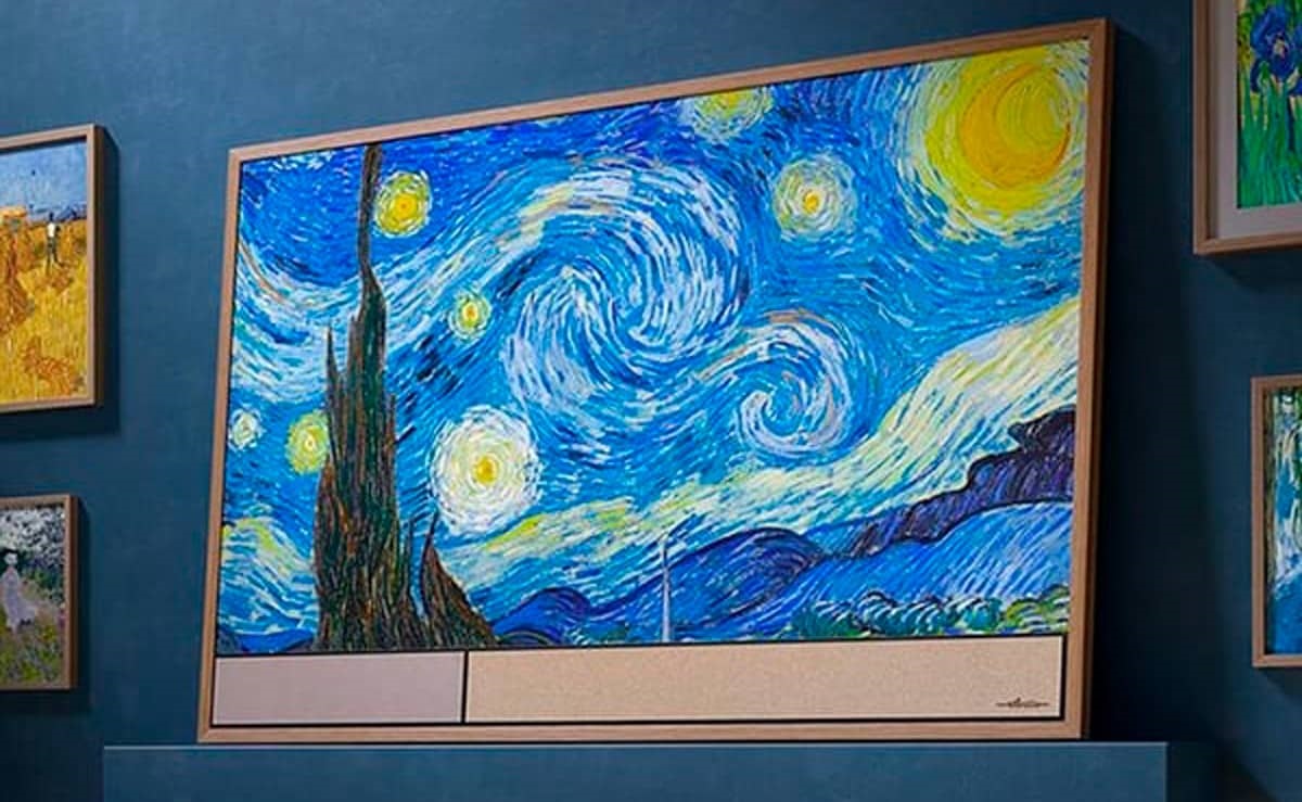 Hisense har begynt å selge Mural TV R8 interiør-TV-er til en pris fra $1400.