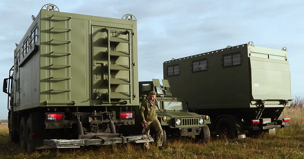 Вооружённые Силы Украины получили мобильные мастерские для ремонта броневиков Humvee