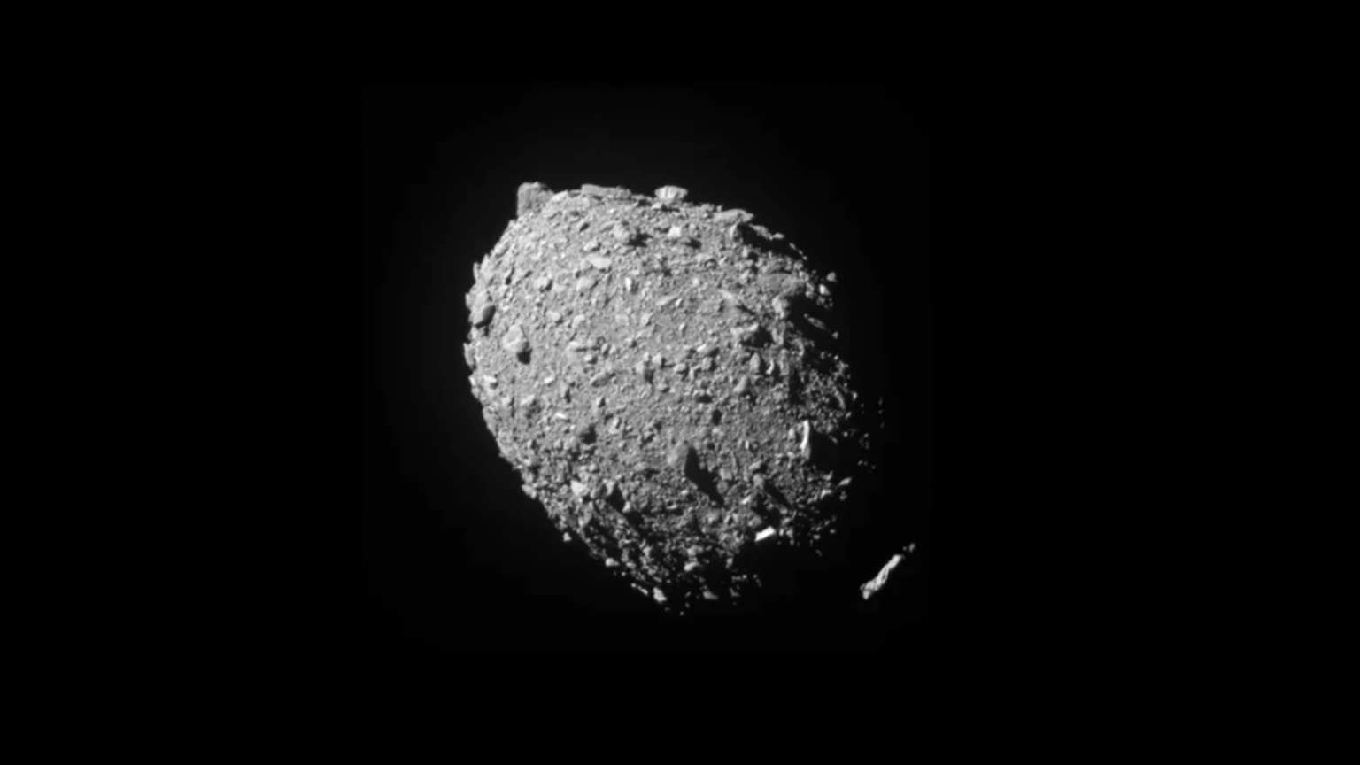 Зміну орбіти та форми астероїда після удару DART підтверджує NASA