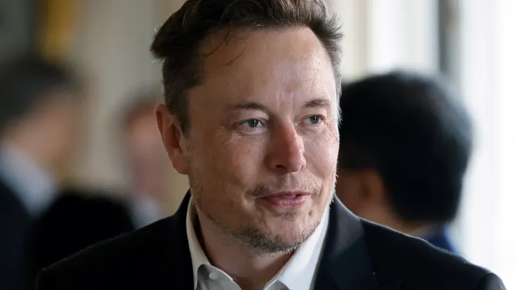 Elon Musk discusses artificial intelligence, birth rate and potential Tesla plant with Italian prime minister