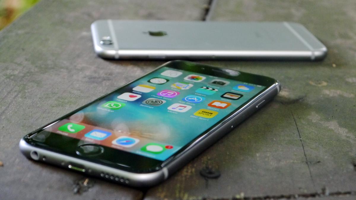 Apple jest gotów zapłacić niezadowolonym użytkownikom $ 500 mln za spowolnienie starych iPhone