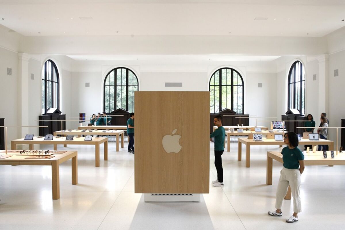 Roban más de 400 iPhones valorados en 500.000 dólares en una Apple Store de Washington a través de un agujero en la pared