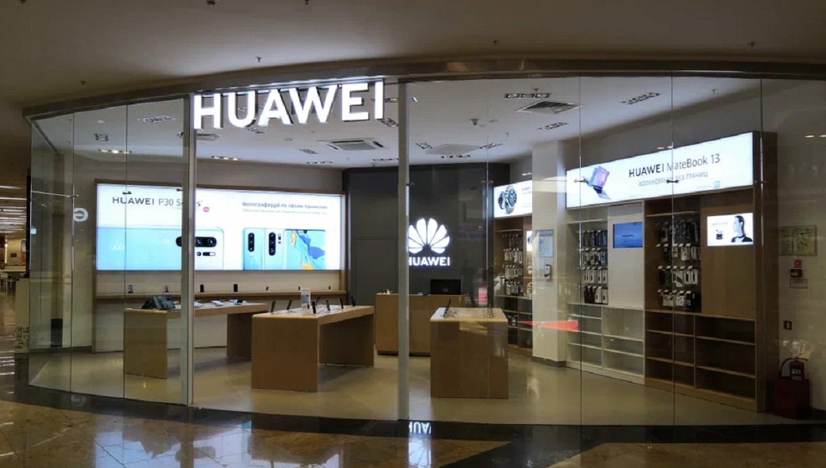 A raíz de las estaciones base, Huawei ha detenido por completo las entregas directas de todos los equipos a Rusia y se prepara para retirarse por completo del mercado