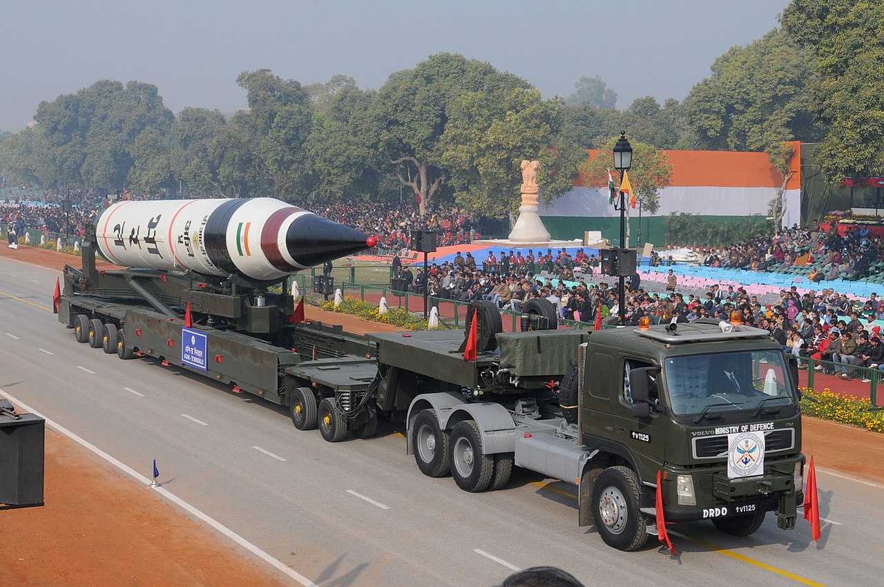 Indien testet ballistische Interkontinentalrakete Agni-V, die einen Atomsprengkopf tragen kann