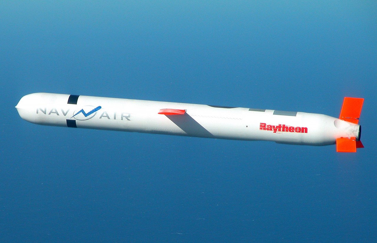 Raytheon получила $171 млн на поставку 111 крылатых ракет Tomahawk Block V
